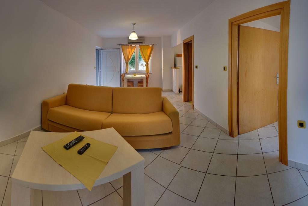 Vis A Vis Apartments Baska  Ruang foto
