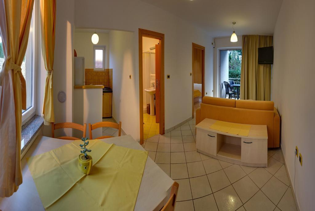 Vis A Vis Apartments Baska  Ruang foto