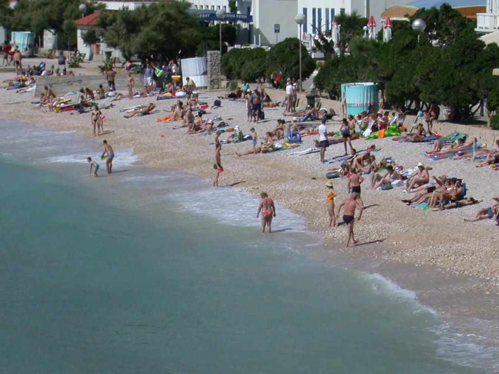 Vis A Vis Apartments Baska  Bagian luar foto